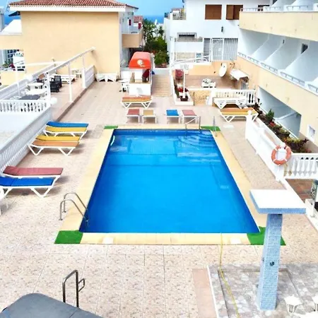 Apartment Studio Well Connected Ocean,freewifi,pool,beach At Playa De Las Americas In Tenerife Sur *