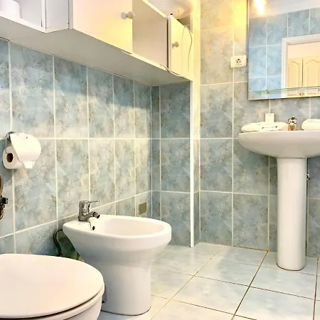 Studio Well Connected Ocean,freewifi,pool,beach At Playa De Las Americas In Tenerife Sur Apartment