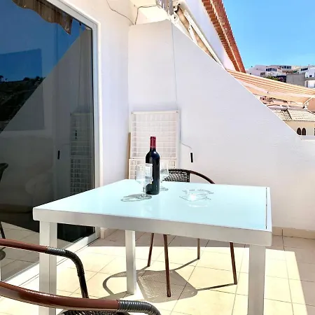 Studio Well Connected Ocean,freewifi,pool,beach At Playa De Las Americas In Tenerife Sur Lägenhet *
